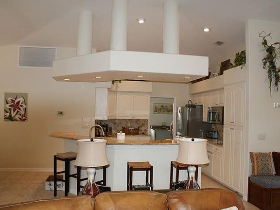 4th image of 18609 Klingler Cir