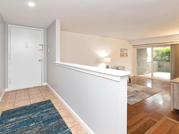 4th image of 24 Silverwood Cir APT 2