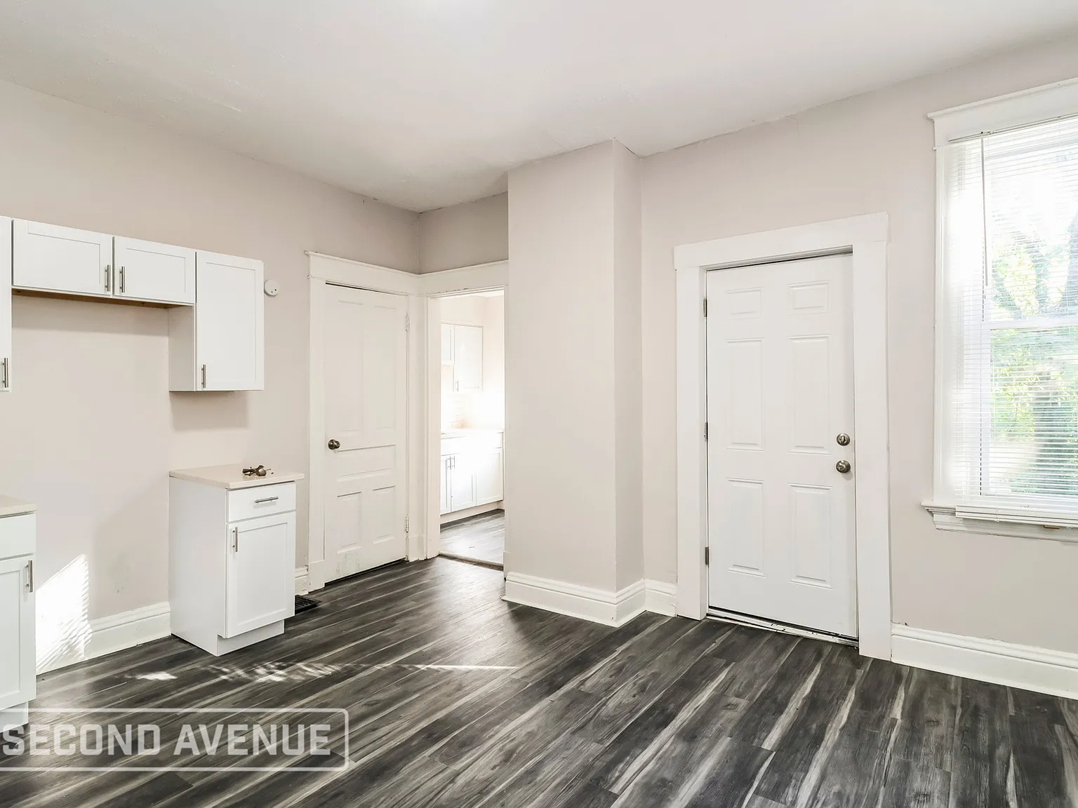 4 bed, 2.5 bath, 2309 sqft, $1,995 — Photo 2