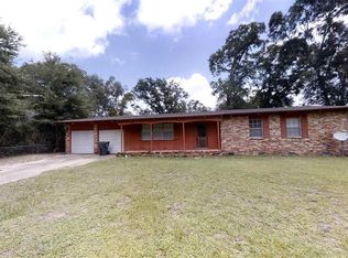 6432 Barnes St, Milton, FL 32570