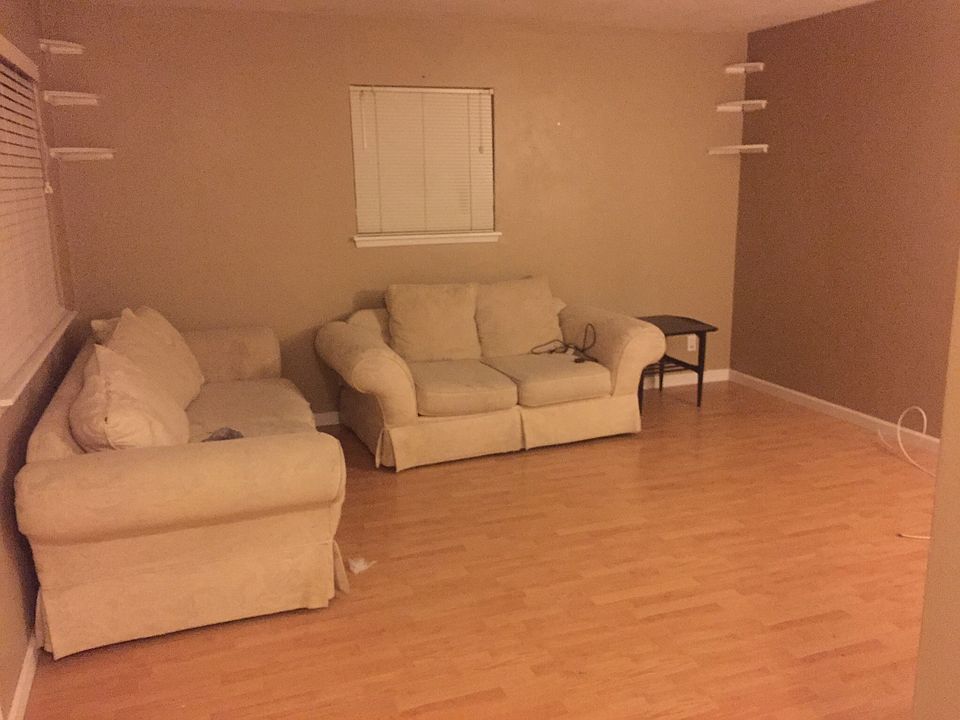 1st image of 152 Deane Ct
