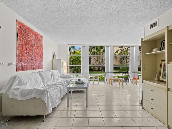 4th image of 2101 Atlantic Shores Blvd APT 118