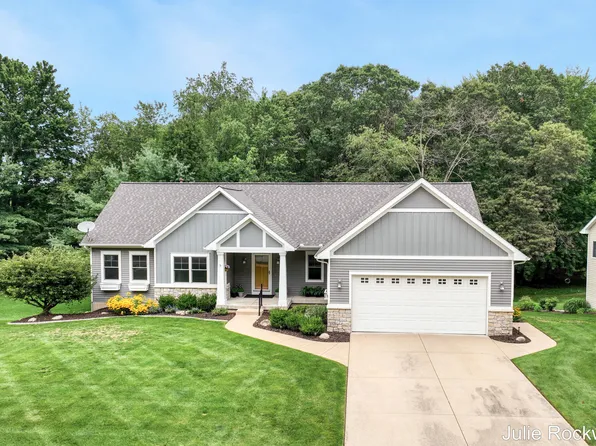 4730 Sundial Dr NE, Grand Rapids, MI 49525