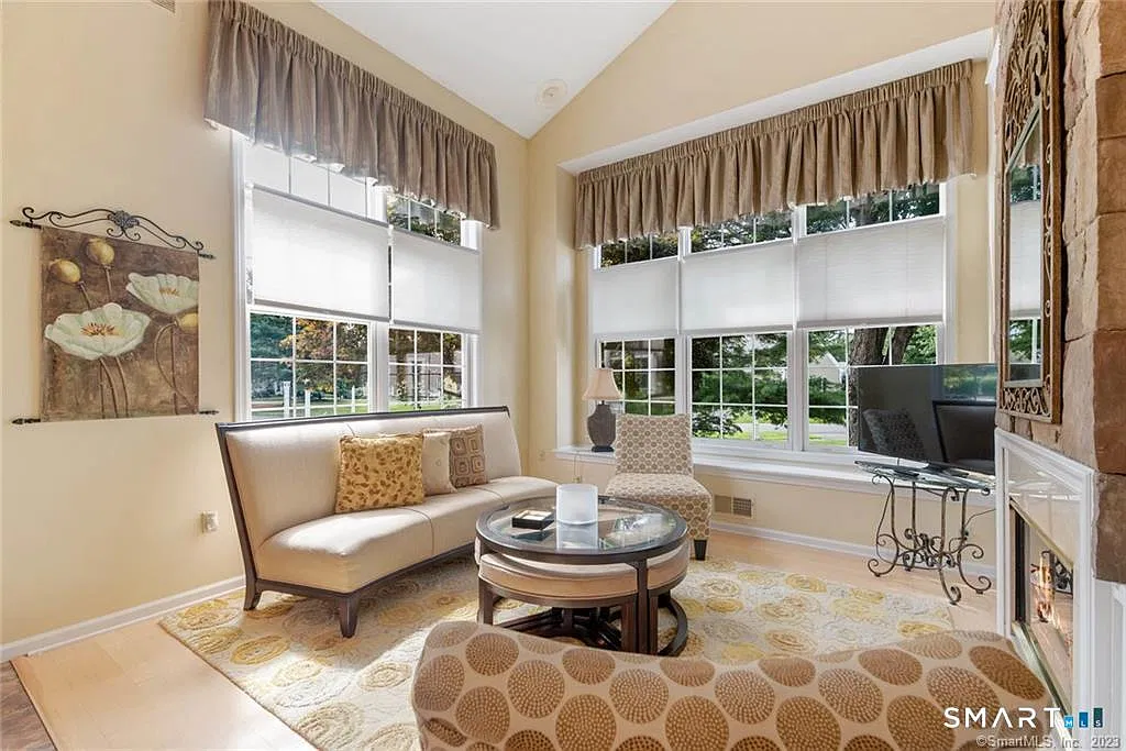 4 bed, 3.5 bath, 3334 sqft, $4,950 — Photo 1