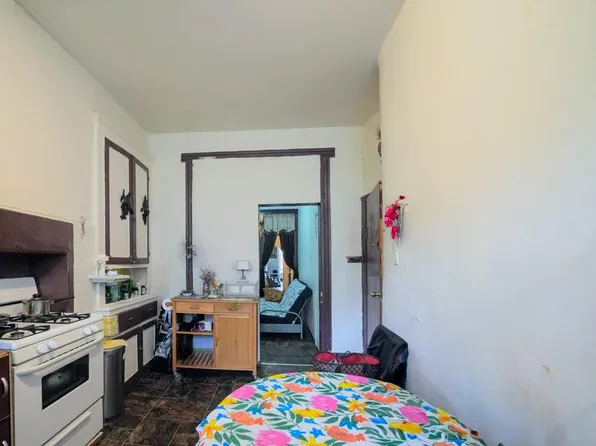 1440 De Kalb Avenue image 2 of 11