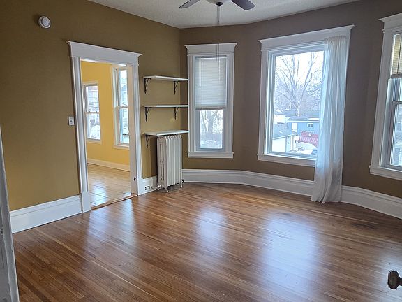 3rd image of 2701 Taylor St NE #2