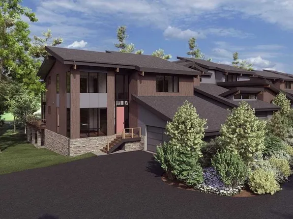 1051 Cedar Ln, Bay Harbor, MI 49770