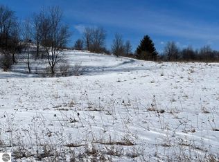 6064 N Floreys Ranch Rd #N, Grawn, MI 49637