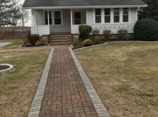 320 Seven Mile Rd, Scituate, RI 02831