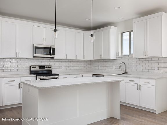 2nd image of 2287 Iron Wood Dr