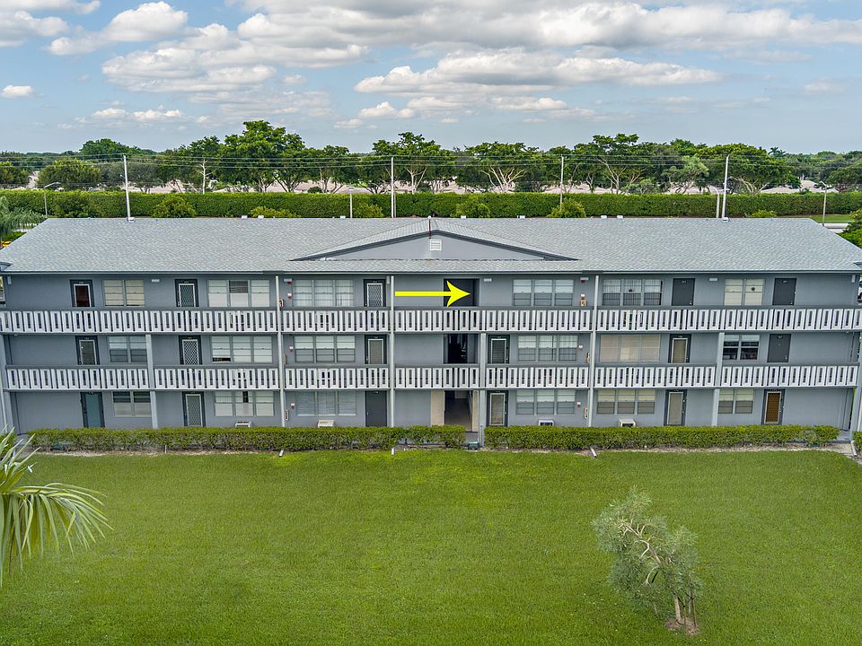 1st image of 203 SUFFOLK E #E