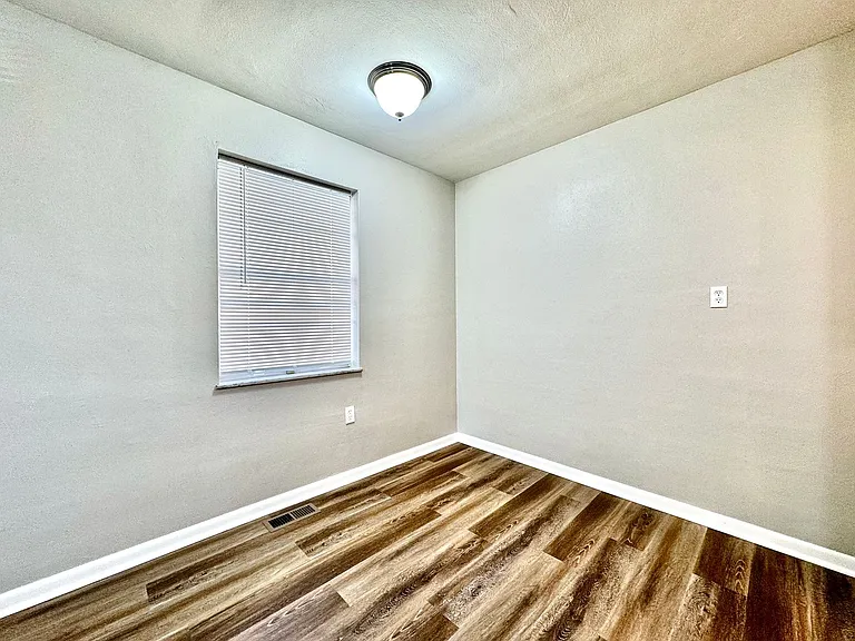 1274 Highland Ave (Dayton) — Photo 13