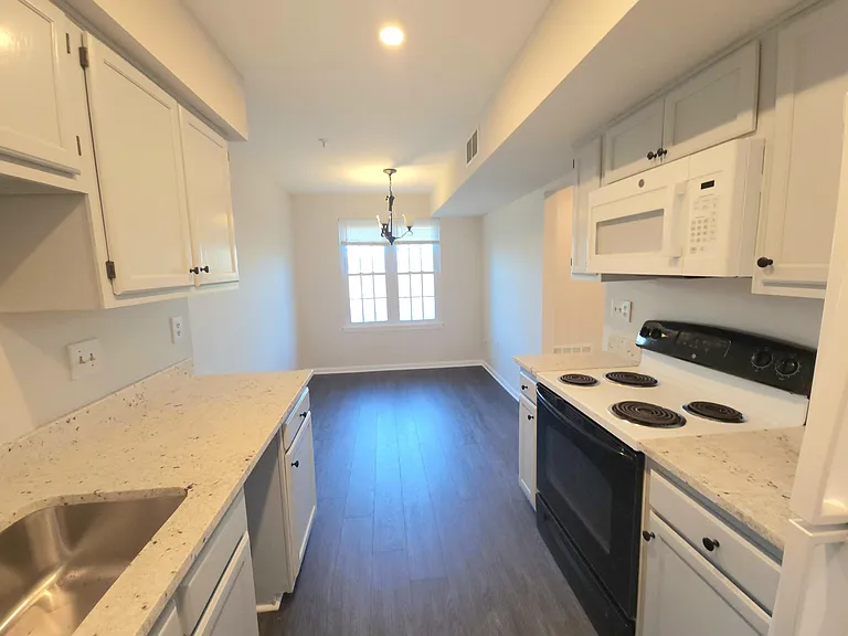 2511 McVeary Ct — Photo 5