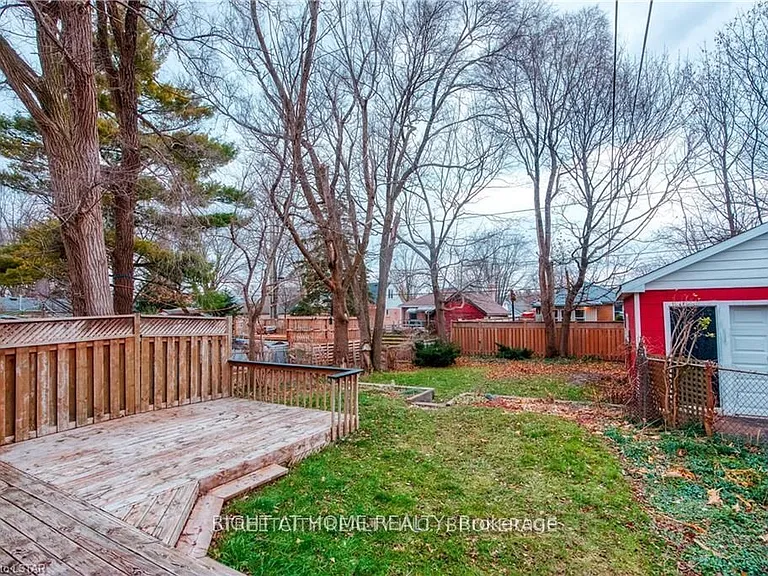 14 Graham Cres — Photo 23