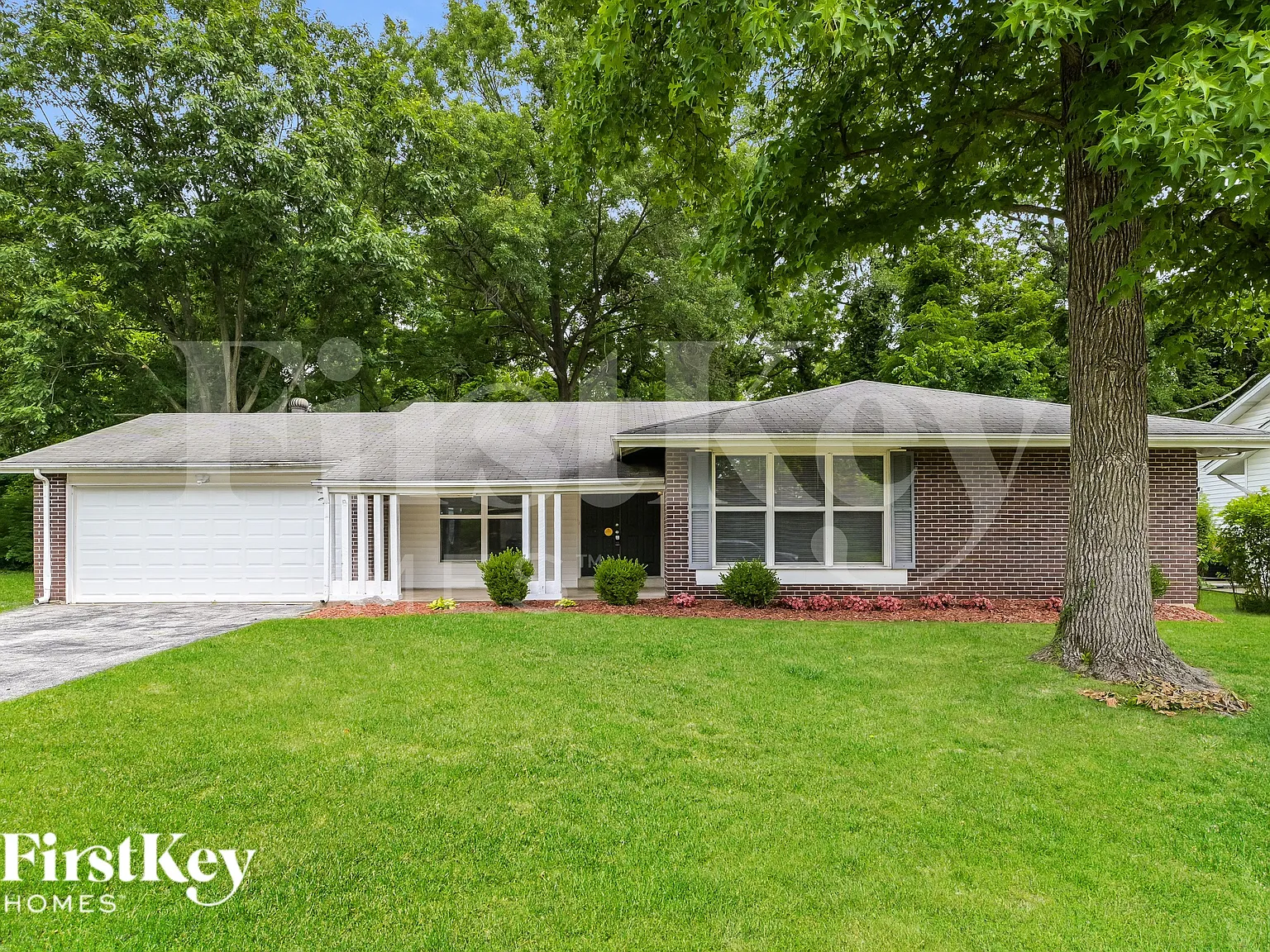 4 bed, 2.0 bath, 1882 sqft, $2,030 — Photo 1