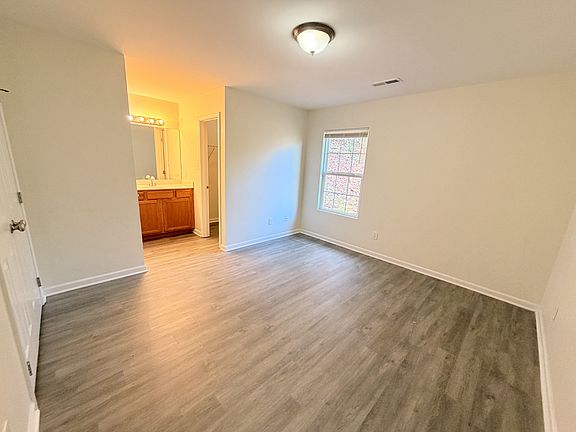 3rd image of 159 Felix St