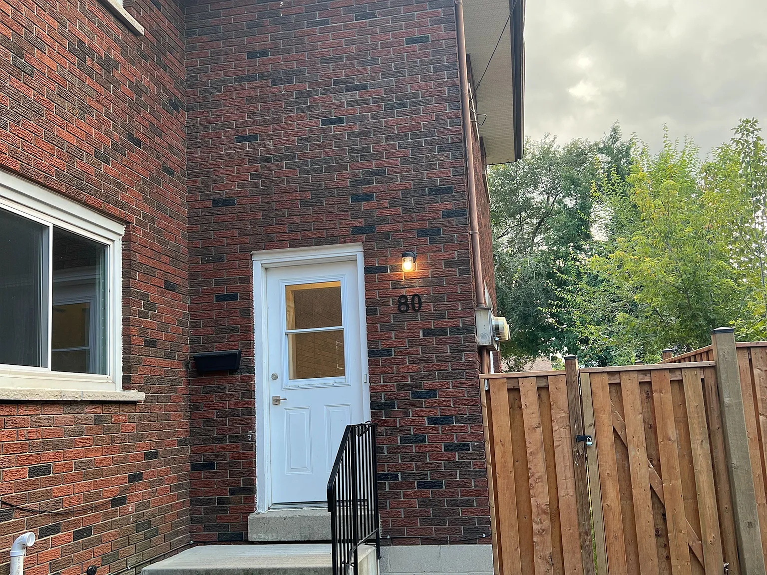 3 bed, $2,850 — Photo 2