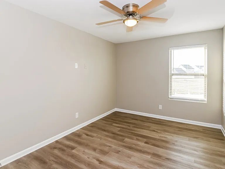 3343 Saddlebrook Dr — Photo 16