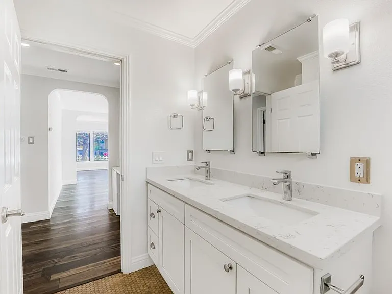 2239 Poplar Ave — Photo 4