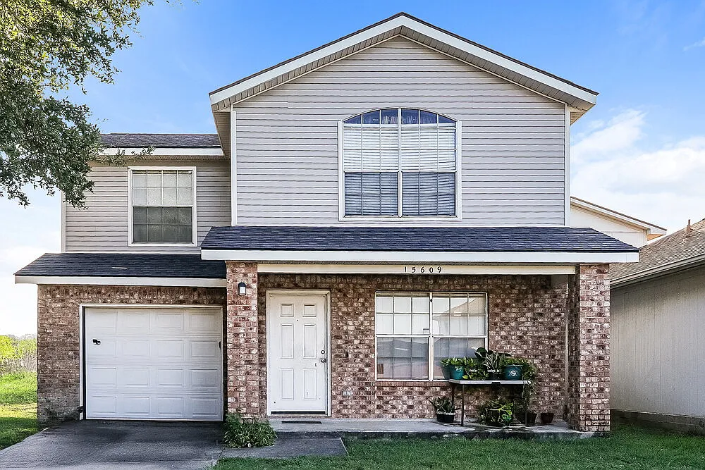 3 bed, 2.5 bath, 1362 sqft, $1,700 — Photo 1