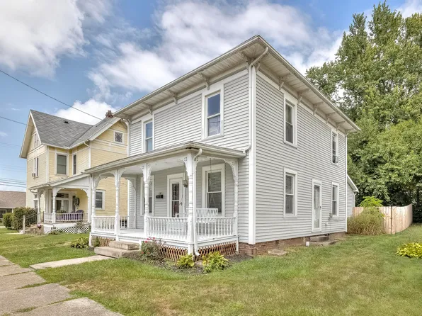 96 W College St, Fredericktown, OH 43019