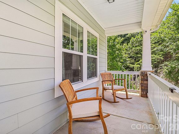 2nd image of 10117 Lakeshore Dr
