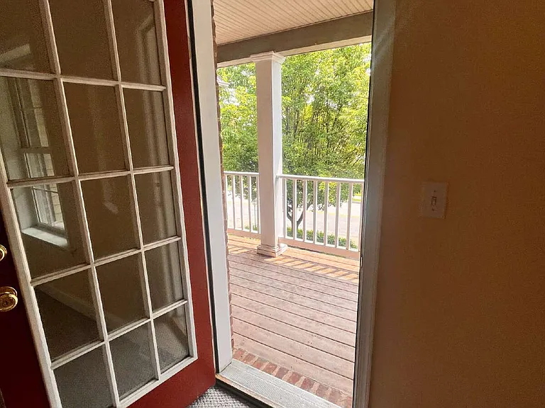 310 York St — Photo 11