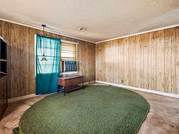 5th image of 805 S Texas Ave
