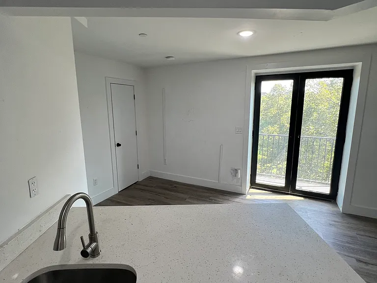 320 E Mosholu Pkwy S #4D — Photo 5