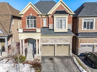 11 Lockton St, Whitby, ON L1P 0E1