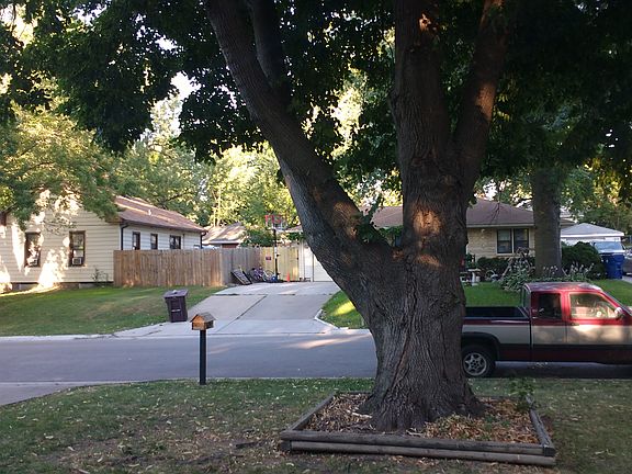 3rd image of 619 S 55th St