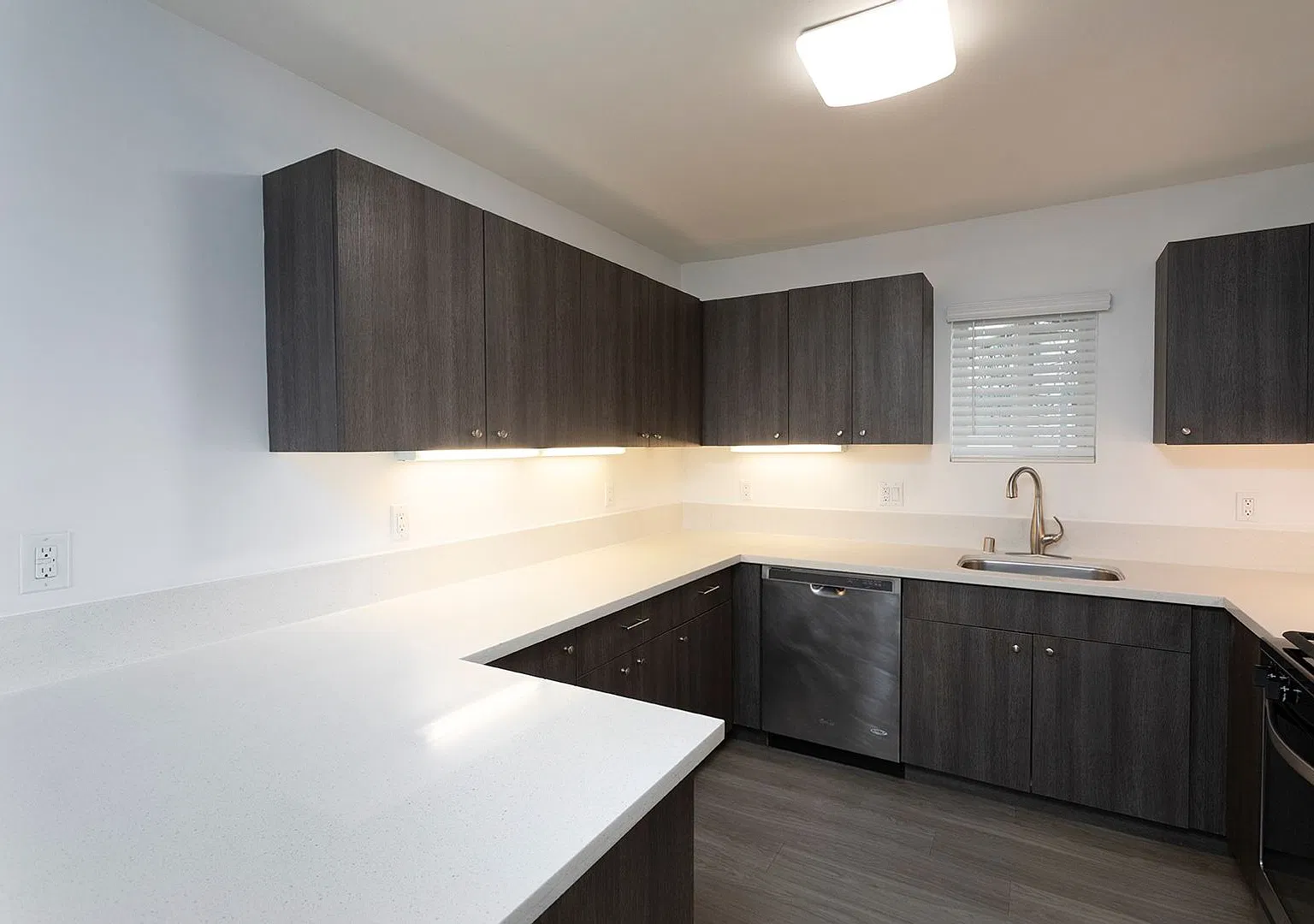 Long Branch Apartments — Photo 4