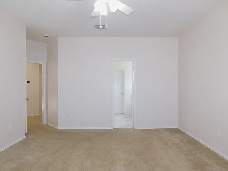 2701 Clark Dr — Photo 17