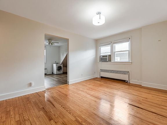 4th image of 728 Golden Ave #B