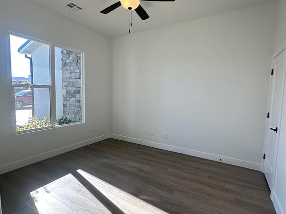 4th image of 2944 S Woodrow Ln