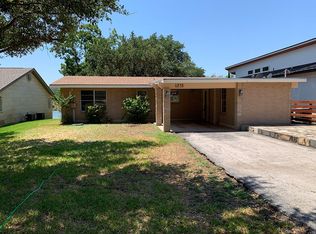 4238 River Oaks Dr, Kingsland, TX 78639