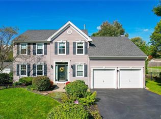 2305 Hannahs Ln, Bethlehem, PA 18020