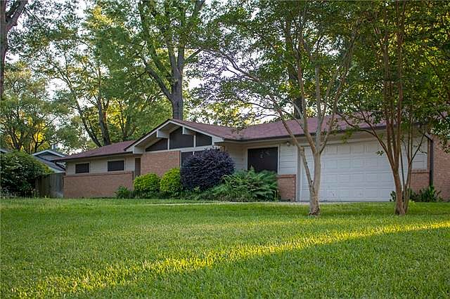 1st image of 1303 Willow Oak Dr