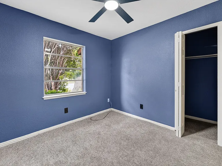 302 Independence Dr — Photo 23