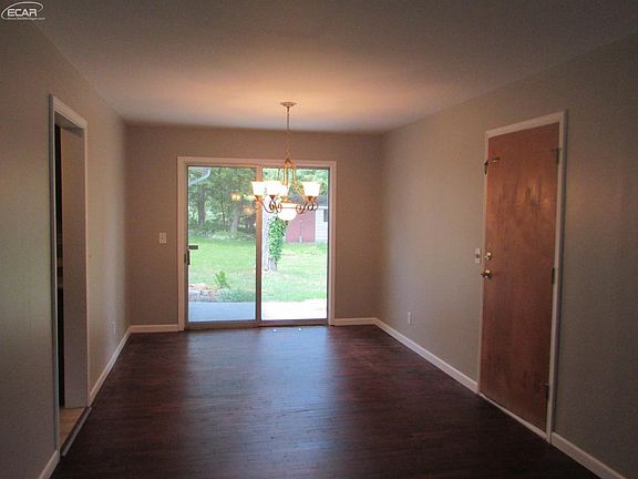 5th image of 1388 Alcona Dr