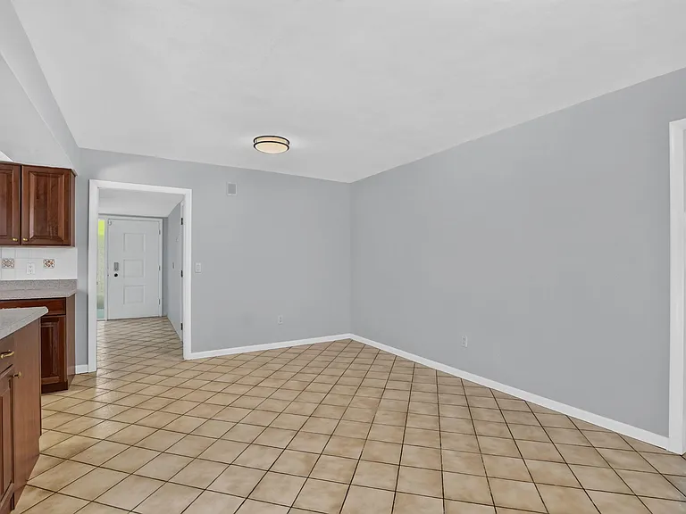 200 NW 11th Ave — Photo 38