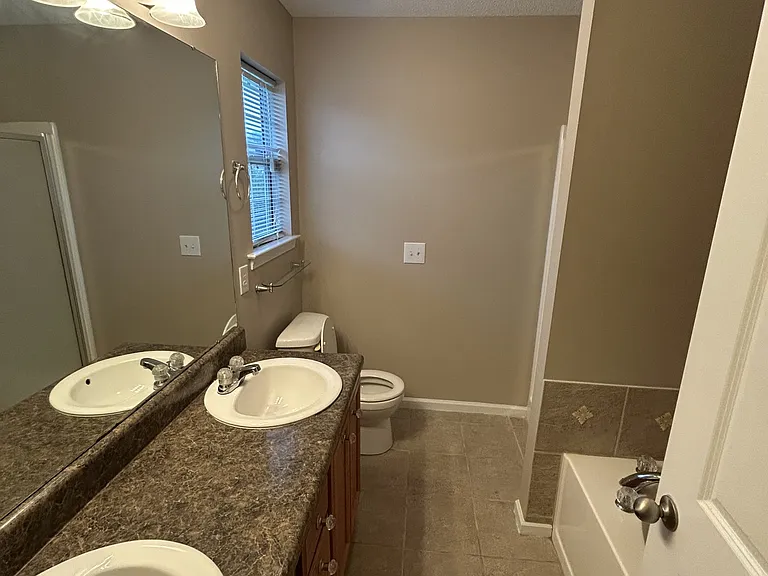 141 Barnes Ct — Photo 12