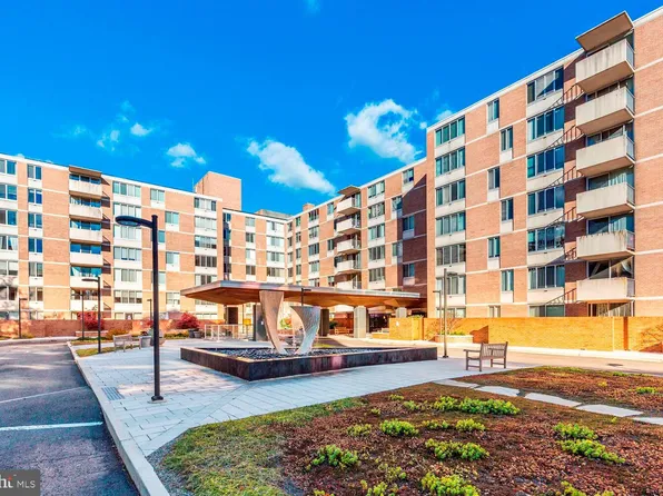2939 Van Ness St NW APT 747, Washington, DC 20008