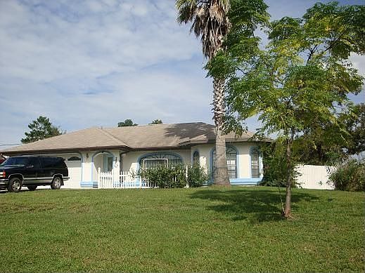 3/2/2 Home on 1/2 Acre