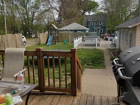 3rd image of 906 19th St