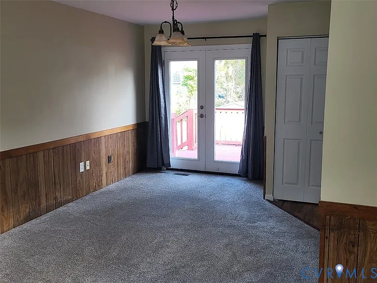 206 Spring Dr — Photo 11