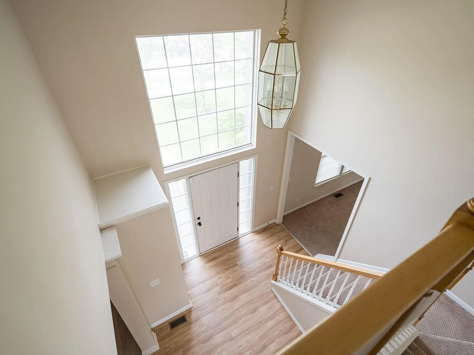 4 bed, 2.5 bath, 3200 sqft, $3,250 — Photo 4