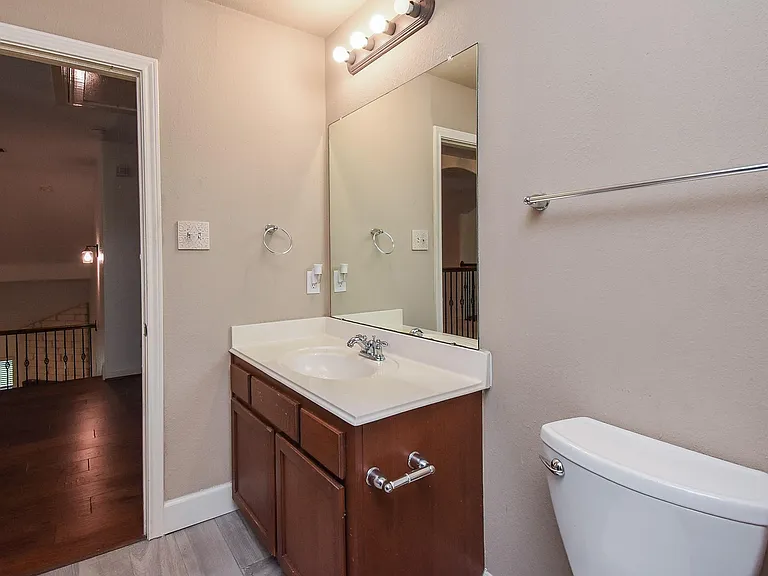 16915 Locust Springs Dr — Photo 27