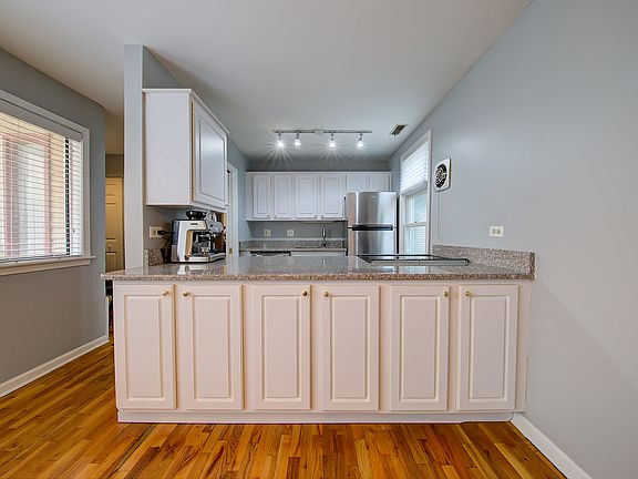 4th image of 1841 N Bissell St #2