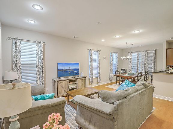 2nd image of 1114 Santa Elena Way